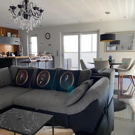 Luxurioeses Penthouse Apartmán *